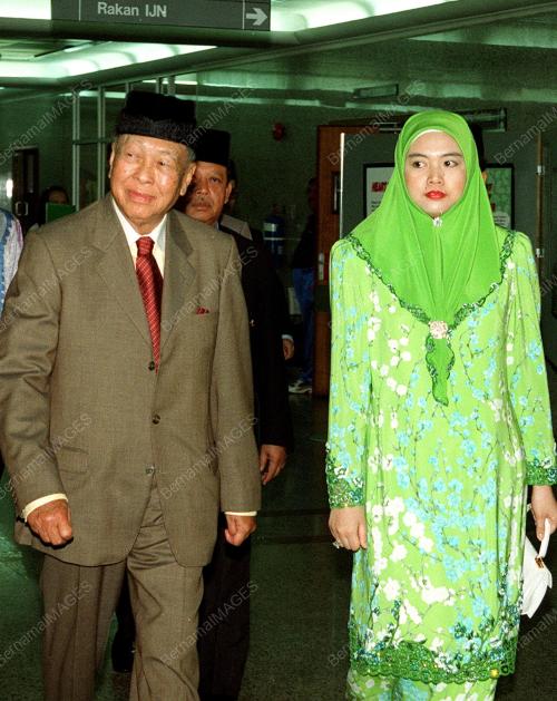 Salahuddin Abdul Aziz Shah & Siti Aishah