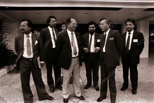 TUN DAIM ZAINUDDIN