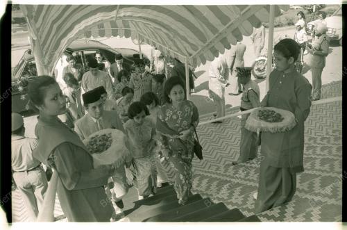 RAJA PERMAISURI AGONG MELAWAT MUZIUM NEGARA