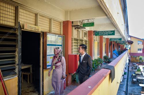SEKOLAH_TERBAKAR
