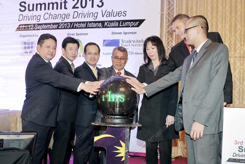 KL03_11092013_INSURANCE_SUMMIT