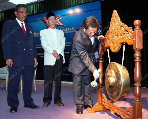 MOHD SHAFIE APDAL