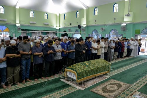SOLAT JENAZAH DATUK ROSNAH ABD MAJID