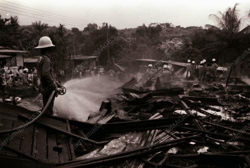 KEBAKARAN DI KAMPUNG DELIMA