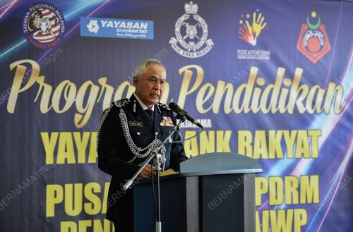 TAN SRI ACRYL SANI ABDULLAH SANI