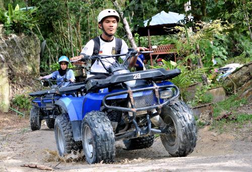 KL03_12022013_ATV_PARK
