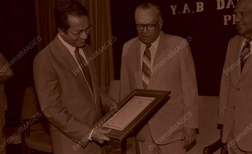 KL03_120390_COMMONWEALTH