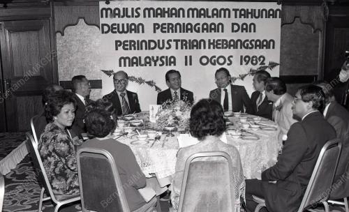 DR. MAHATHIR MOHAMAD