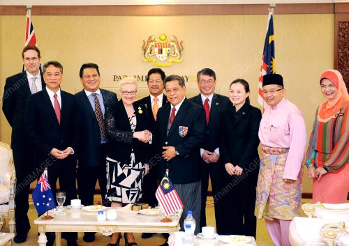 KL03_12092014_PARLIMEN
