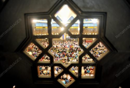 KL03_12092016_SOLAT