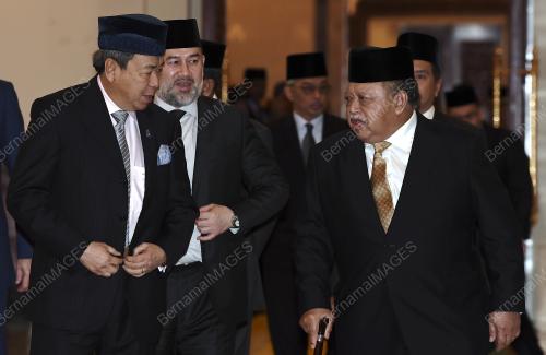 KL03_12102017_AGONG_RAJA_BN201709195995