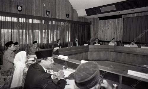 DATUK SERI DR. MAHATHIR MOHAMAD
