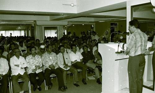 KL03_130190_RASMI_MESYUARAT