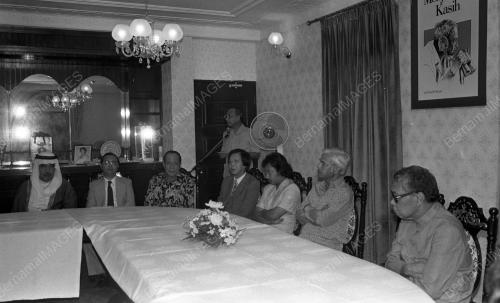 KL03_13012015_THO_LANCAR_BUKU