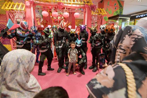 PAMERAN KAMEN RIDER KE-50