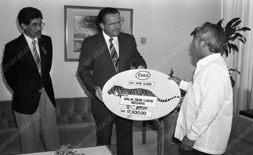 KL03_13041990_CEK_ESSO