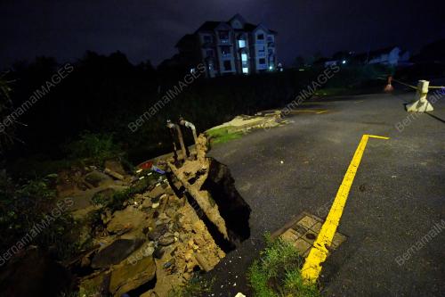 TANAH RUNTUH AMPANG