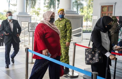 SITI BAINUN AHD RAZALI