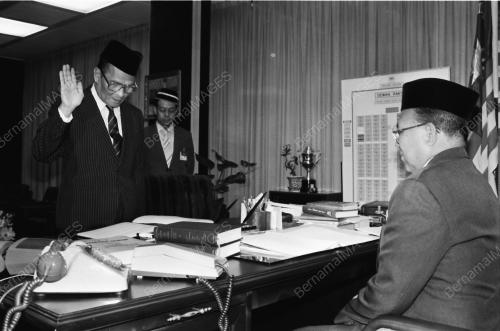 Datu Mustapha angkat sumpah