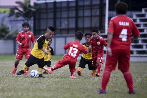 PERLAWANAN BOLASEPAK ORANG KERDIL
