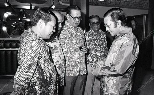MAHATHIR MOHAMAD