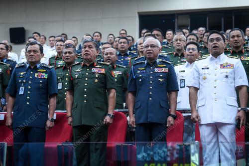 JEN TAN SRI AFFENDI BUANG