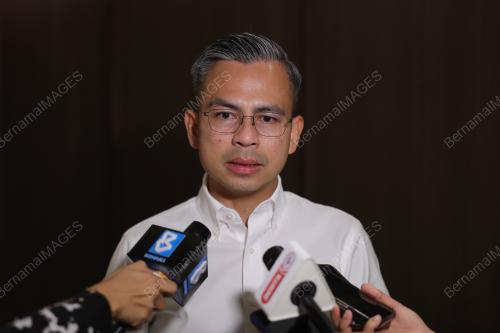 AHMAD FAHMI FADZIL