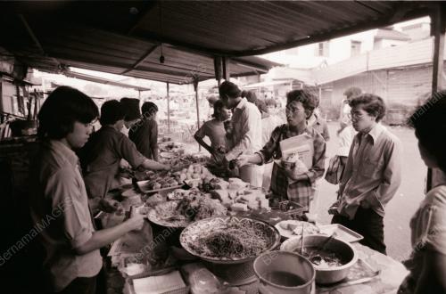 JUALAN KUIH DI BULAN PUASA