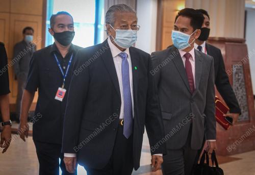 PERSIDANGAN PARLIMEN PENGGAL KETIGA
