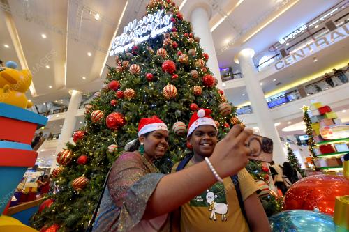 TINJAUAN PERSIAPAN HARI NATAL