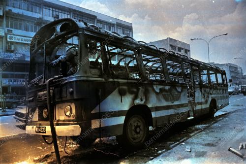 BAS PENUMPANG TERBAKAR