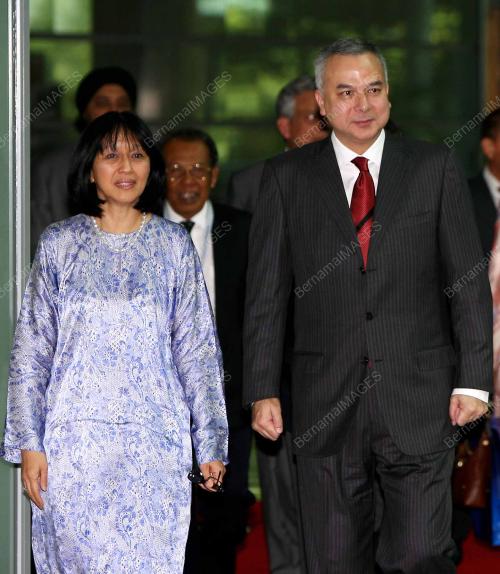 RAJA NAZRIN