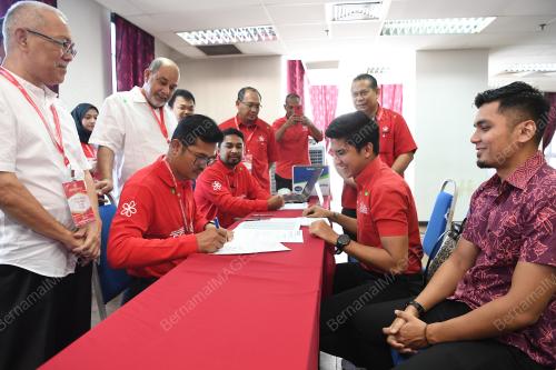 PENCALONAN PERTANDINGAN MAJLIS PIMPINAN TERTINGGI ,SRIKANDI & ARMADA MALAYSIA