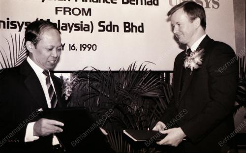 ARAB-MALAYSIAN FINANCE - UNISYS