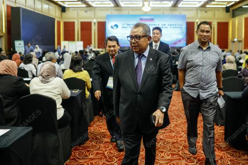 DATUK SERI DR AWANG ADEK HUSSIN