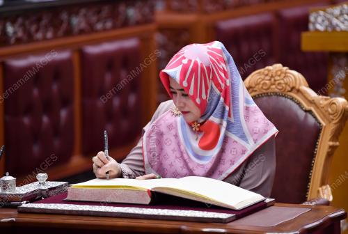KL03_16112017_SENATOR