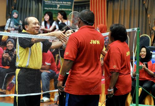 KL03_16122012_BADMINTON