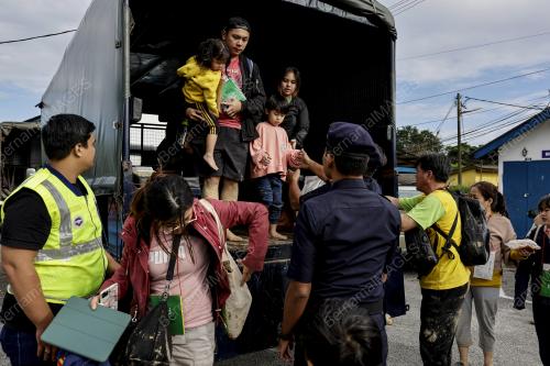TANAH RUNTUH