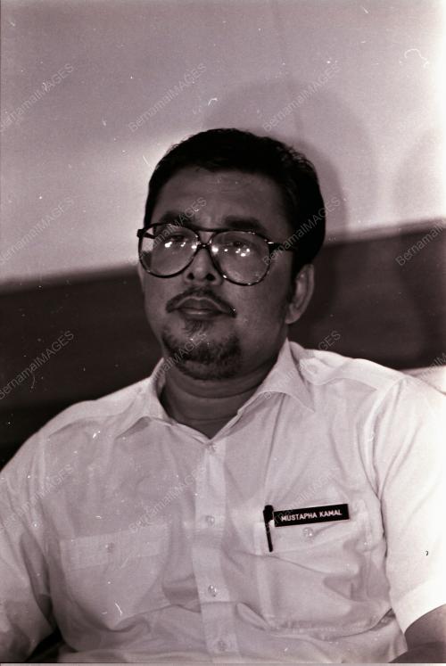 TUN DAIM ZAINUDDIN