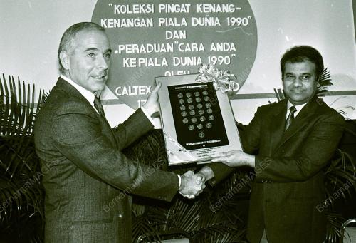 KL03_170490_CALTEX1990_PIALADUNIA