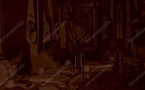 KL03_170690_MESYUARAT