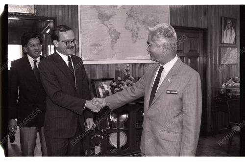 UNCHR REPRESENTATIVE CALLS ON FOREIGN MINISTER