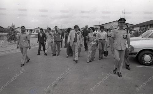 DR. MAHATHIR MOHAMAD