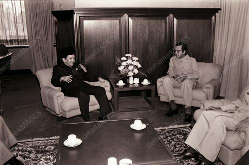 DATUK SERI DR. MAHATHIR BIN MOHAMAD