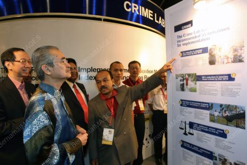 TUN ABDULLAH AHMAD BADAWI