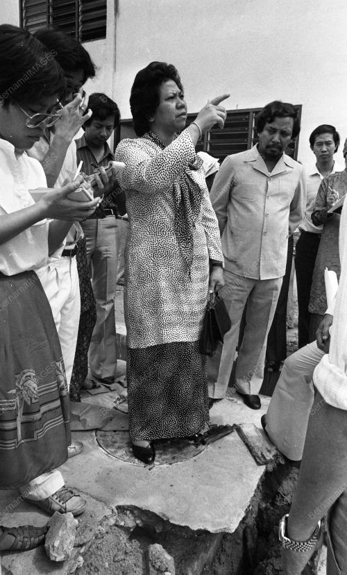 KL03_18022015_RUMAH_RUNTUH