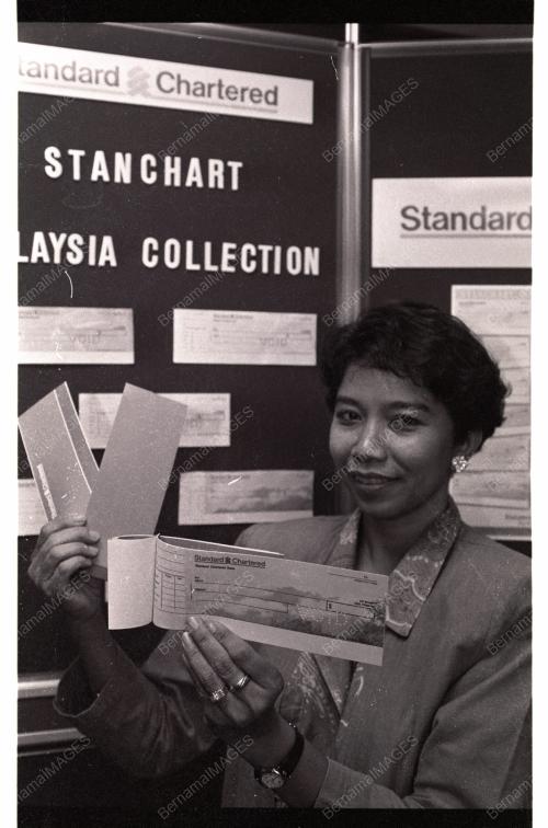 STANDARD CHARTERED LAUNCHED NEW CHEQUE BOOK