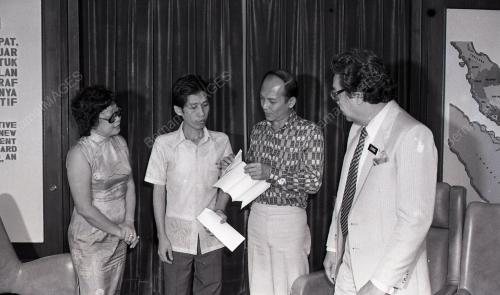 DISEMBER 1982