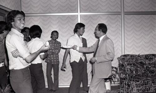 DISEMBER 1982