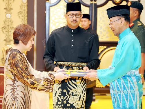 KL03_19022014_AGONG_HAKIM